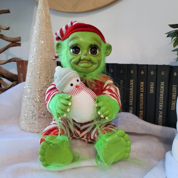 Baby Grinch doll for Christmas whoville Dr Seuss. Super cute green fuzzy - Picture 3 of 13